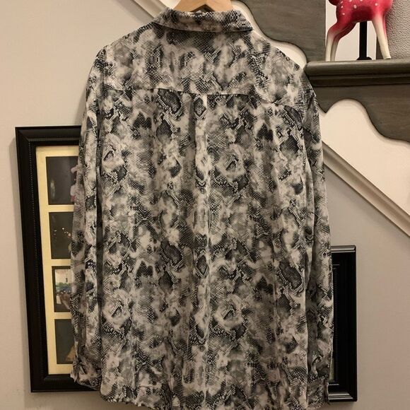Kardashian Kollection Gray Snake Print Sheer Button Down Blouse sz L - Picture 4 of 5